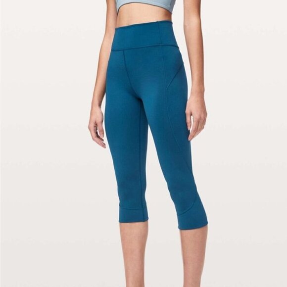Lululemon In Movement Crop Everlux 19 Deep Marine size 4 - Picture 1 of 10